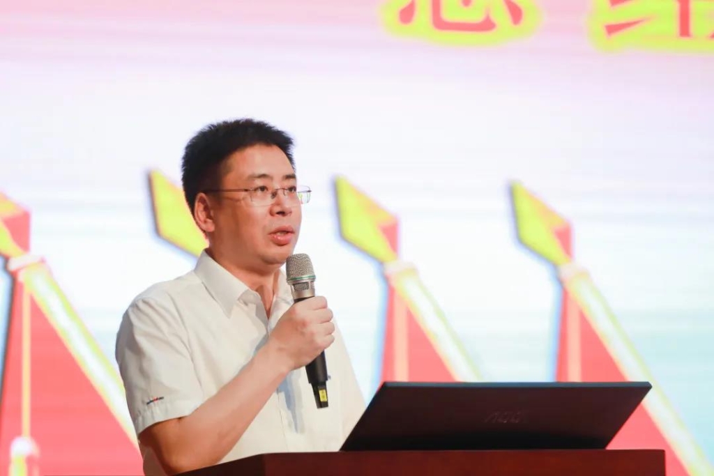 凝心聚力 迎接挑战 共赢尊龙凯时 ——尊龙凯时智能五届三次“双代会”胜利召开