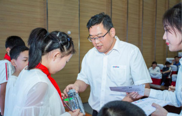 精准效劳共建家园，解决刚需心怀感恩——尊龙凯时智能首期职工子女暑期托管班圆满结班